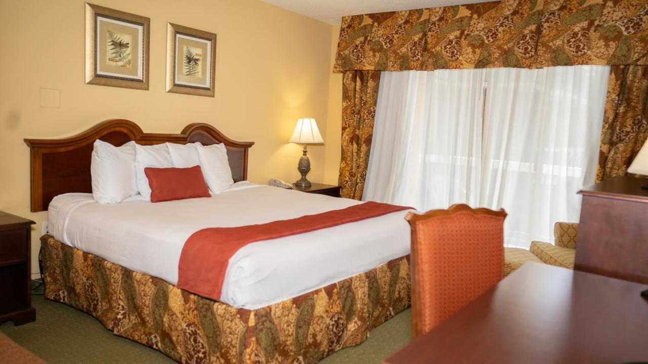 Clarion Hotel & Suites Convention Center Fredericksburg Exterior foto